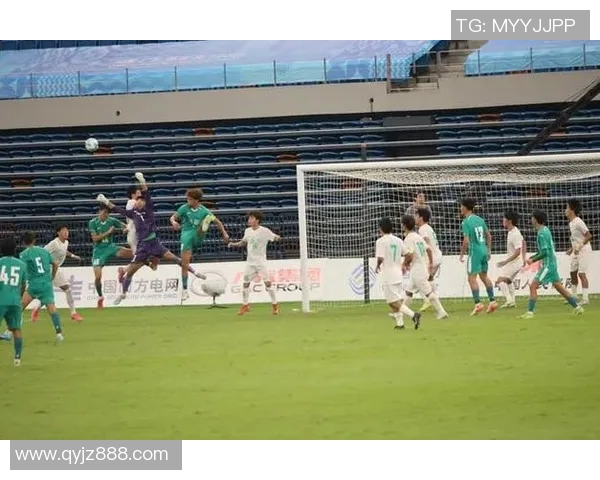 足球明星齐聚中国绿茵场精彩瞬间回顾与球迷互动盛况揭秘