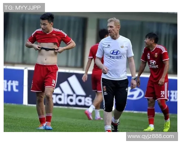 内八脚型的足球明星有哪些他们的踢球风格和成就分析